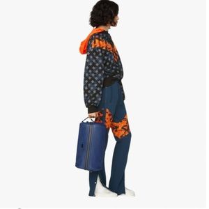 🌎MCM🌍Estate Blue Embossed Crossbody/Duffle Bag